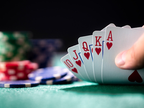 Afternoon Poker @ the Gulf Side Club House 🃏🥨