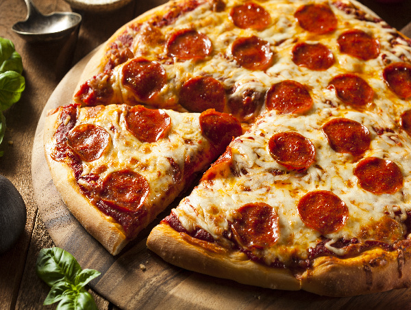 Pop, Pizza and Putting Nights for Teens