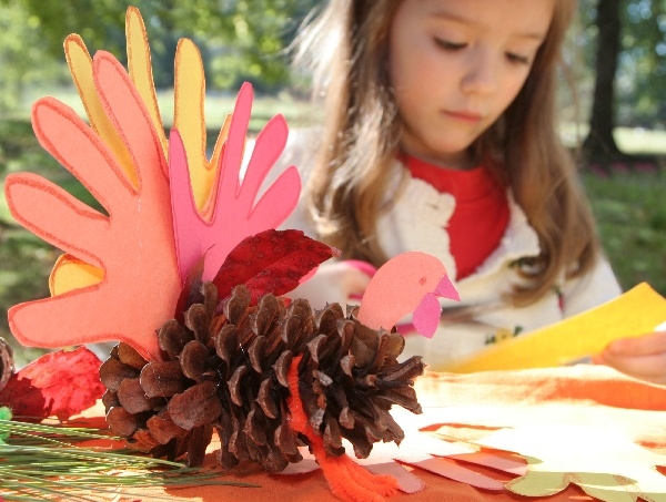 Thanksgiving Crafts in the Jungle Kids Club