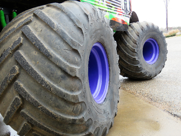 Monster Jam ready to motor into Glendale